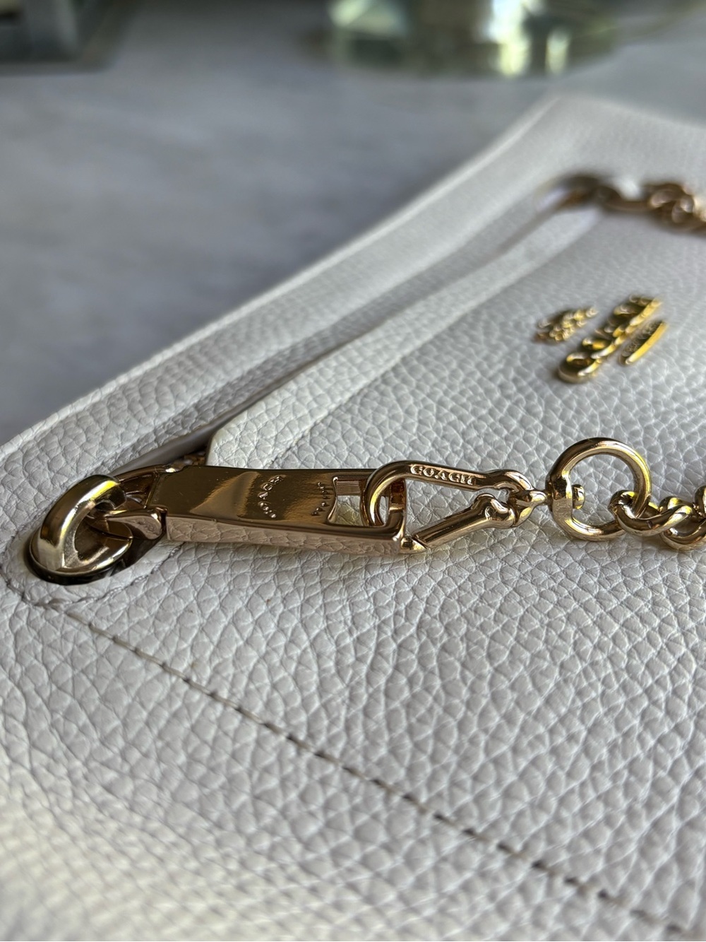 Coach Prairie Chalk Pebbled Leather Chain Clutch/Wristlet - Picture 3 of 10